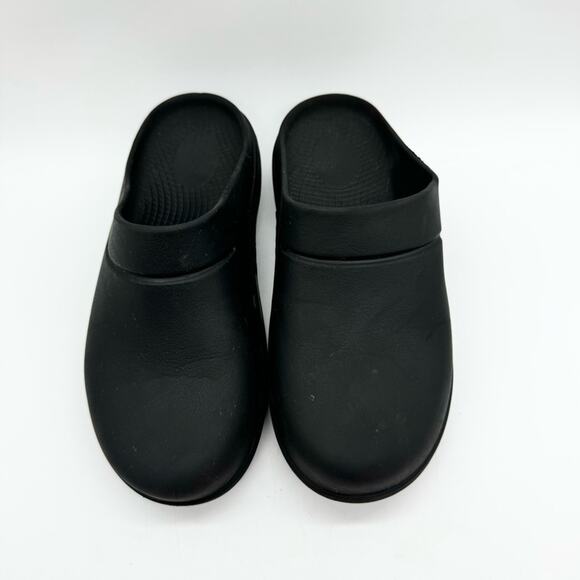 OOFOS Black Clogs - Picture 6 of 12